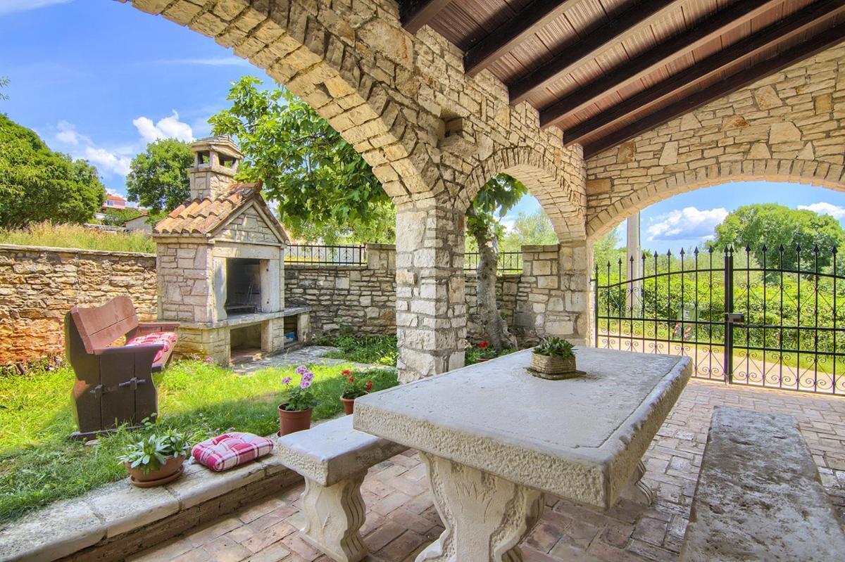 Holiday Home Kukurin بالي المظهر الخارجي الصورة
